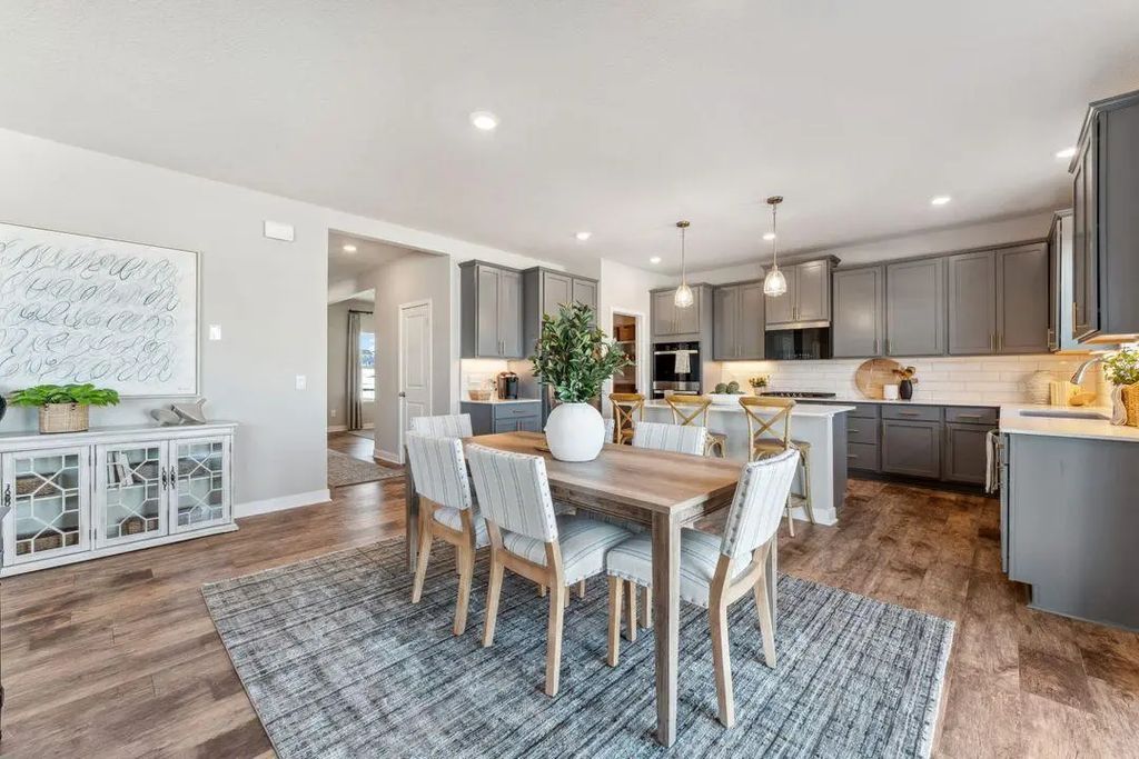 1625 Oak Creek Pass, Chaska