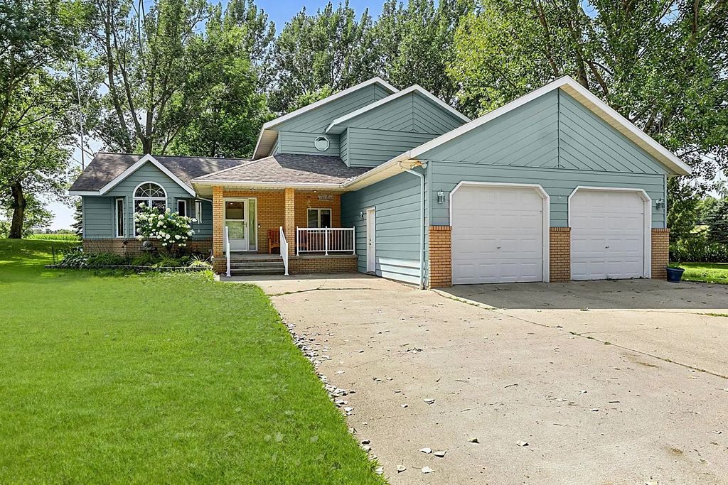 14703 State Highway 22, Eden Valley