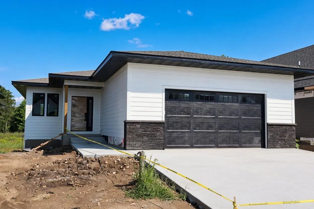 2007 Mulberry Lane, Carver