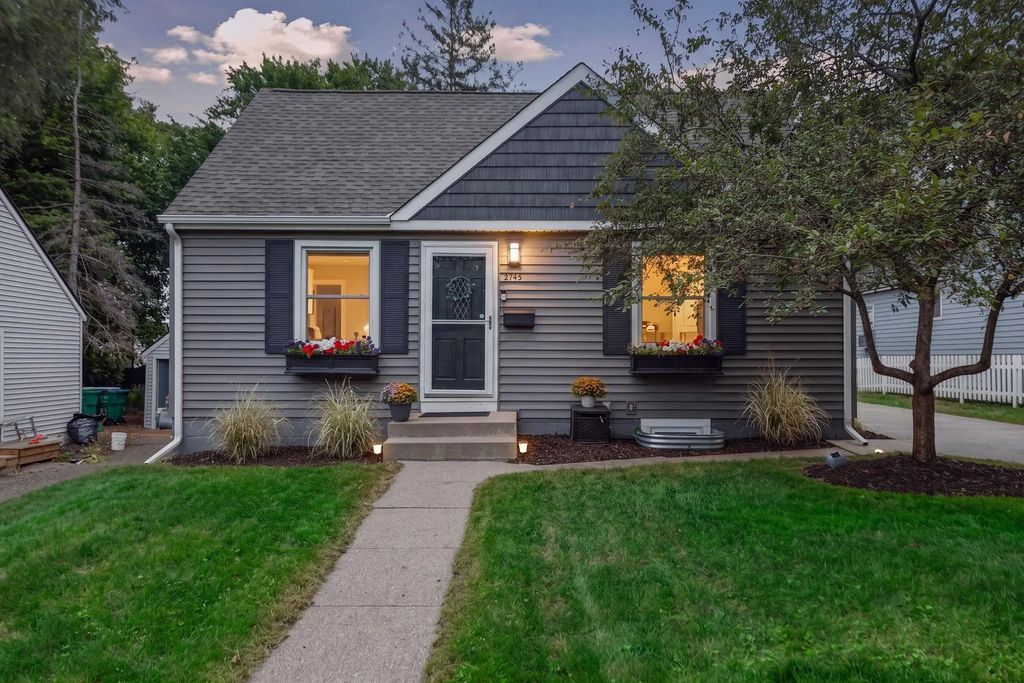 2745 Blackstone Avenue, St Louis Park