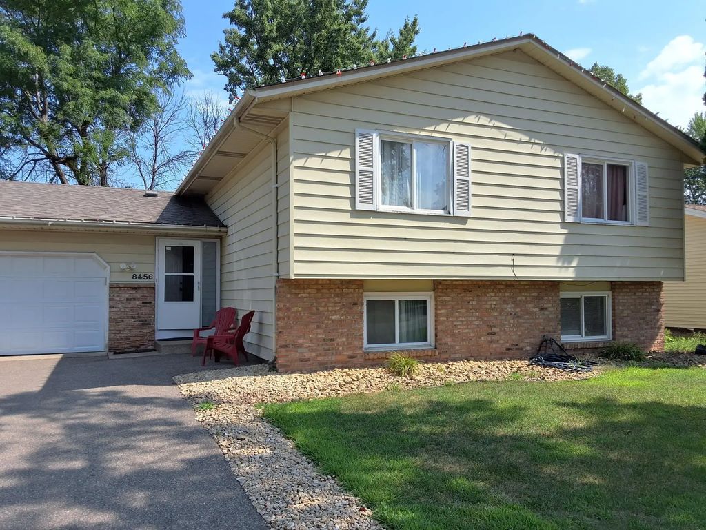 8456 Brunswick Court N, Brooklyn Park