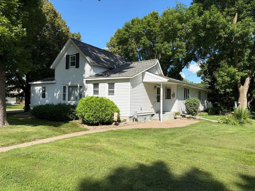 519 5th Street Nw, Renville