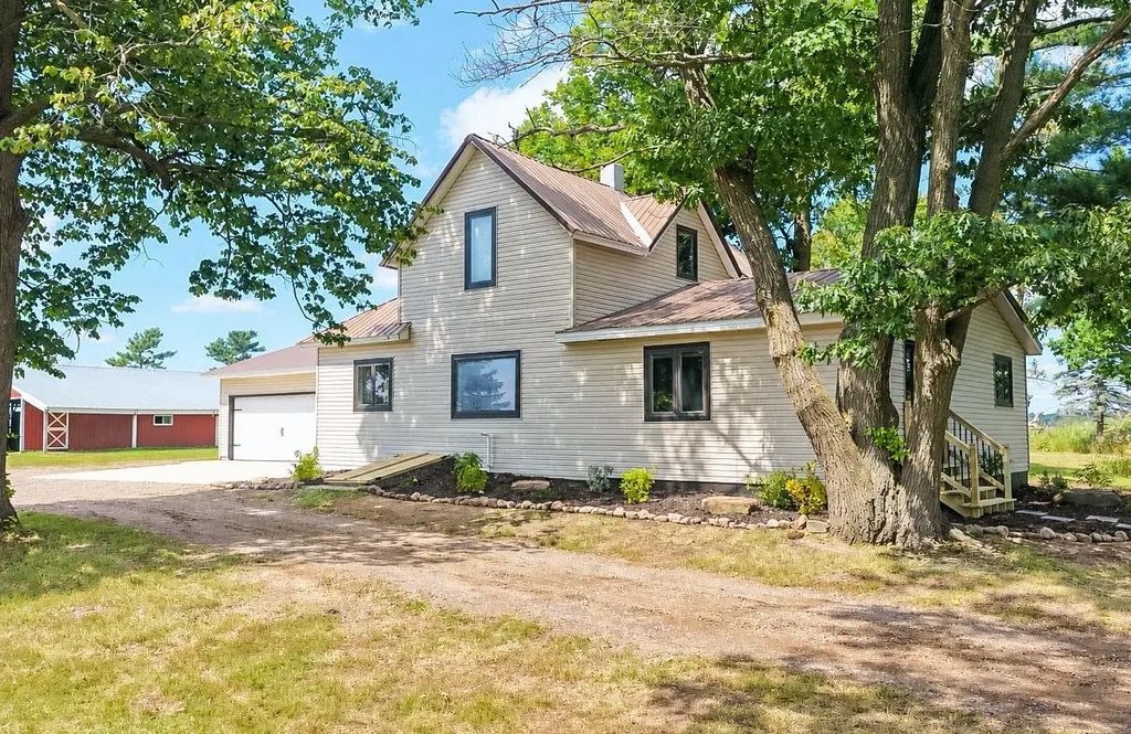 2961 Rainbow Street, Brook Park