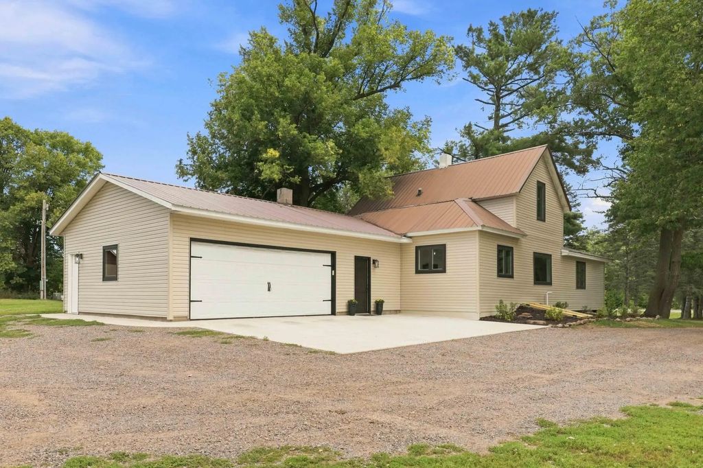 2961 Rainbow Street, Brook Park