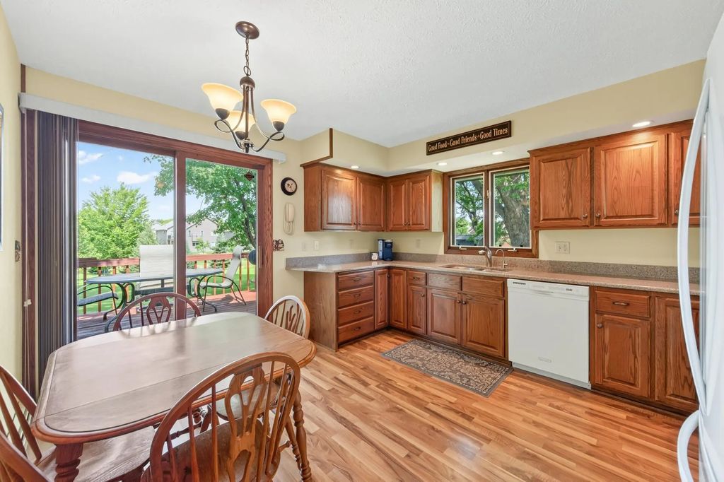 3800 101st Avenue N, Brooklyn Park