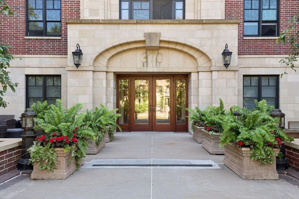 370 Marshall Avenue 201, Saint Paul