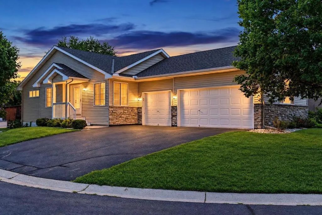 8556 Adair Circle N, Brooklyn Park