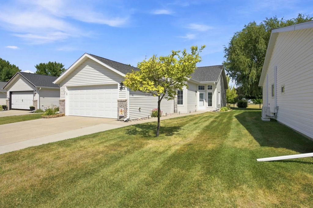 2872 35th Street S, Moorhead