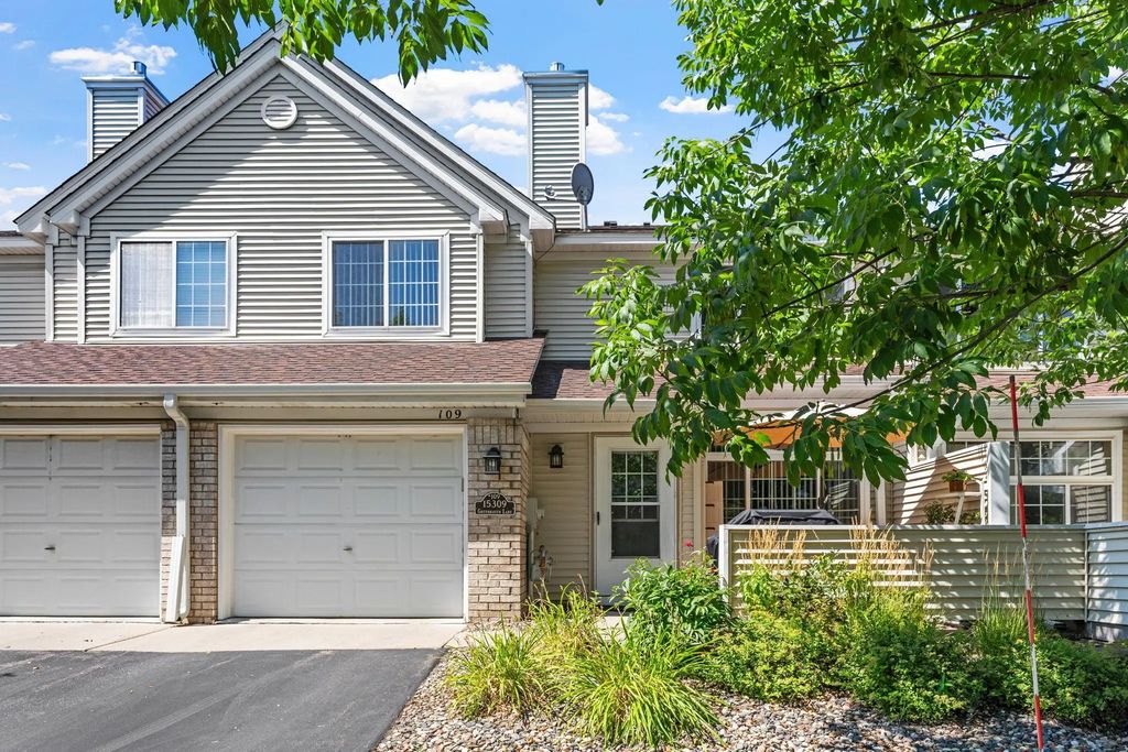 15309 Greenhaven Lane 109, Burnsville