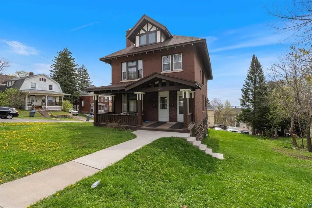 1432 E 4th Street, Duluth