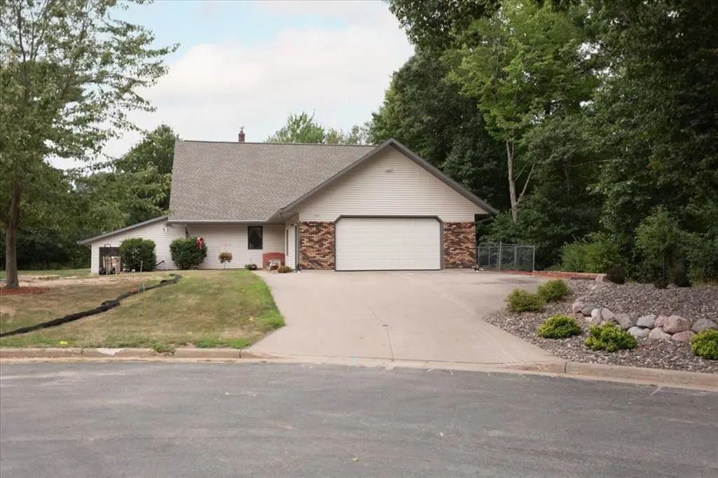 2707 Cherry Blossom Lane, Menomonie