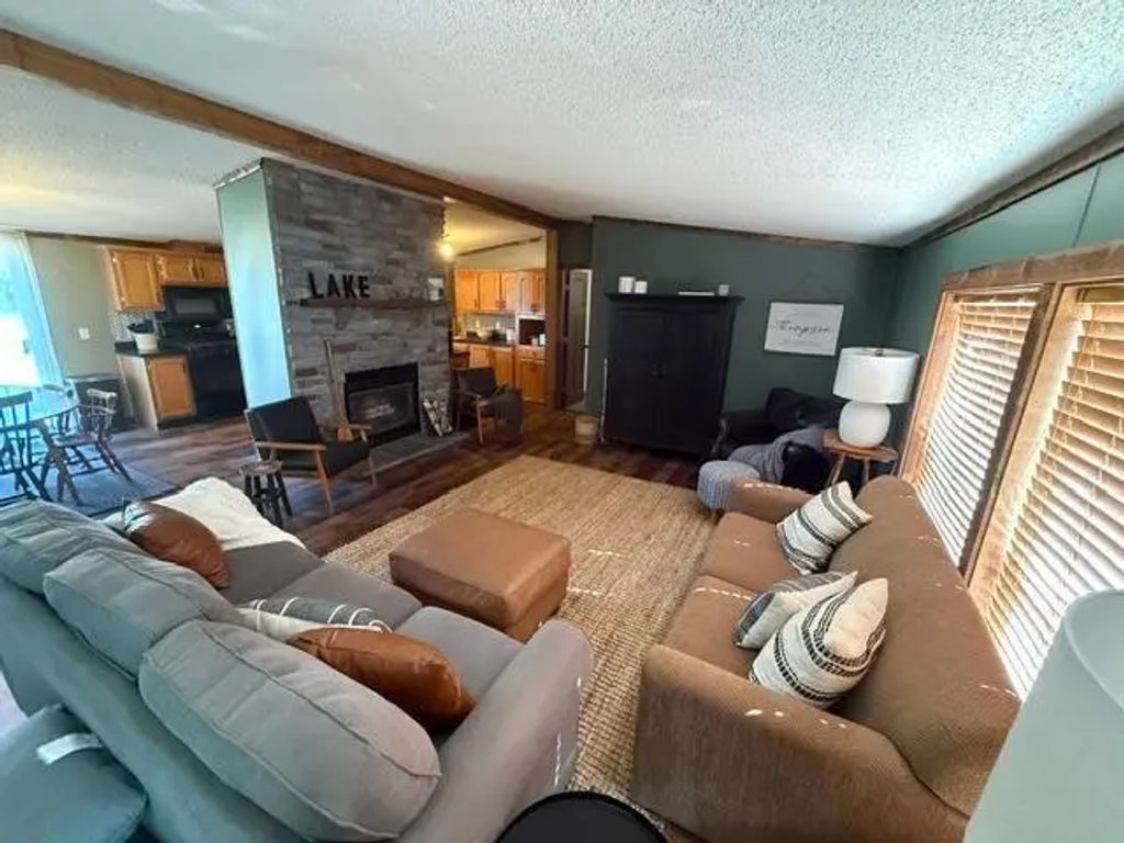 21226 Gull Lake Loop Road Ne, Tenstrike