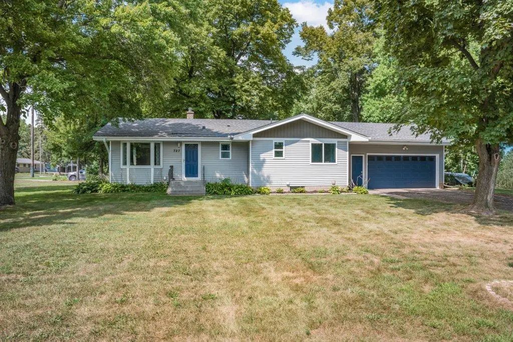 727 Tanglewood Drive, Shoreview