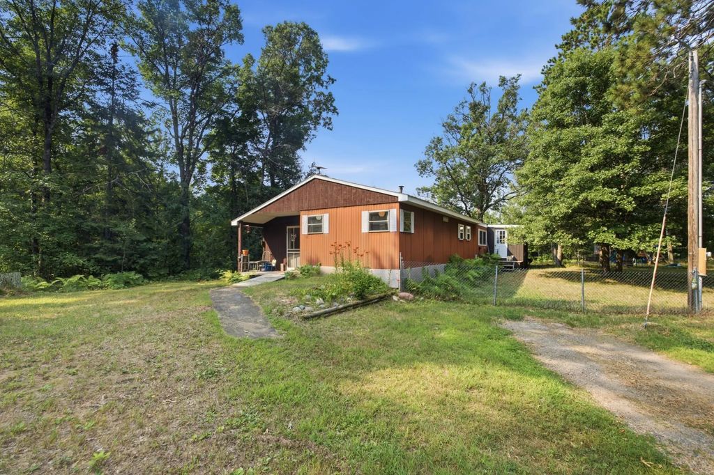 25345 State Highway 210, McGregor