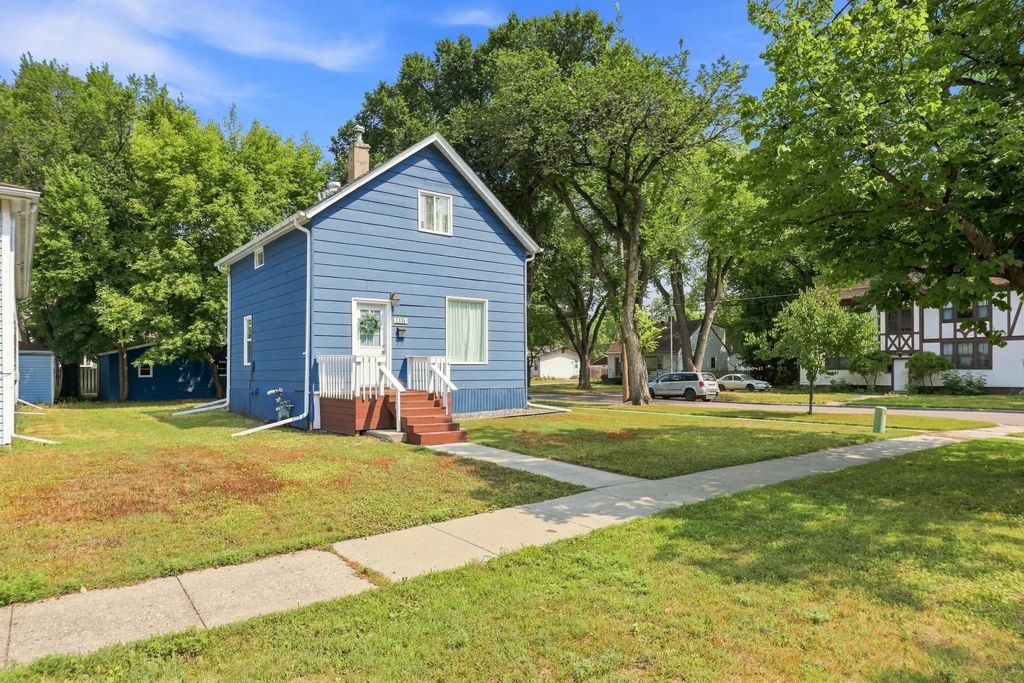 1331 10th Avenue N, Fargo