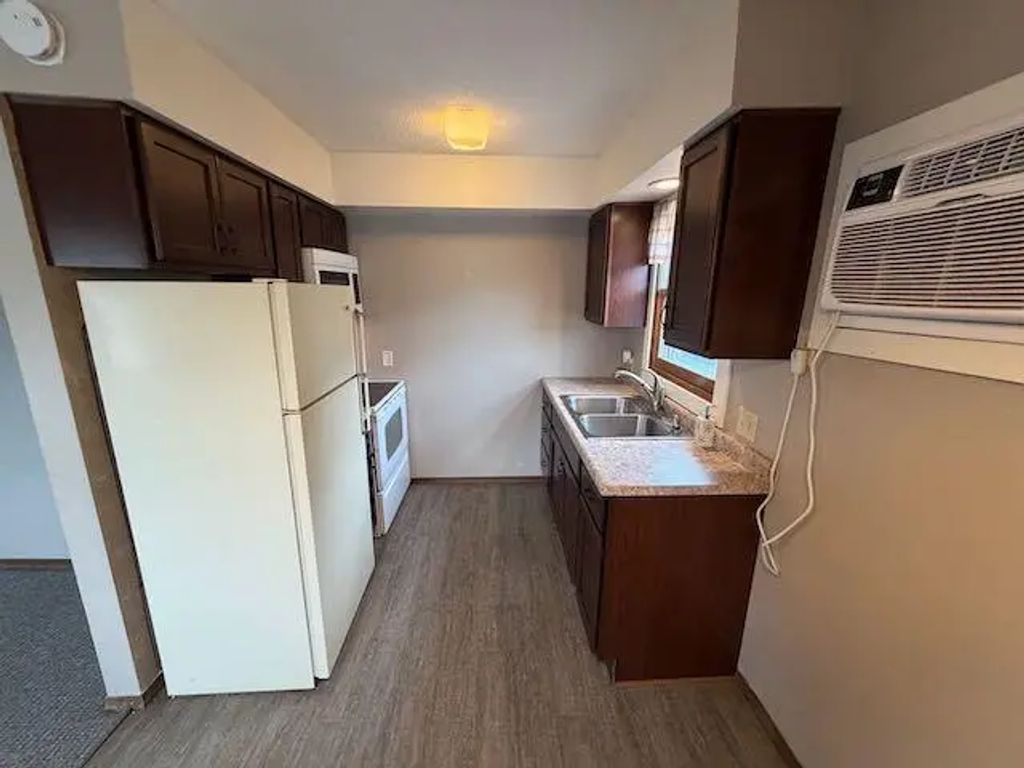 706 1st Street S North, Willmar