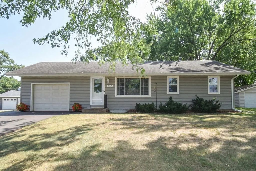 11565 Ilex Street Nw, Coon Rapids