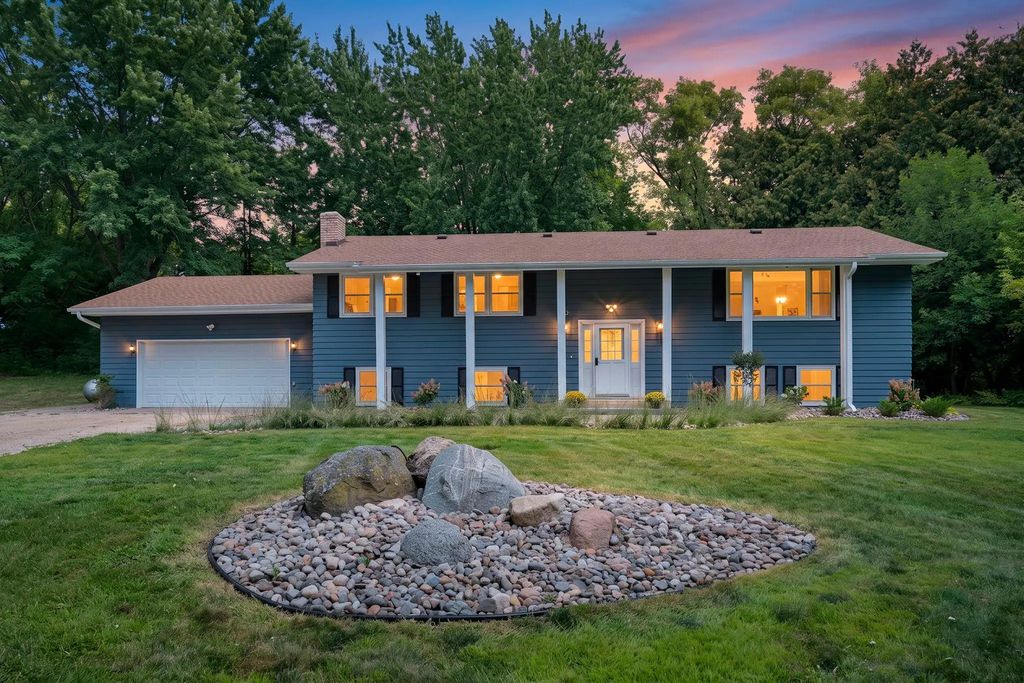 26250 Ipava Avenue, Lakeville