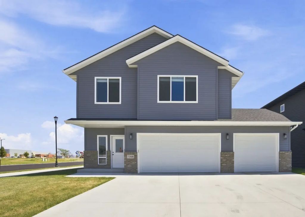 7308 Madelyn Lane S, Fargo