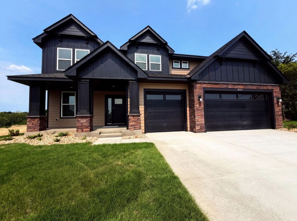 843 Londonderry Lane Nw, Rochester