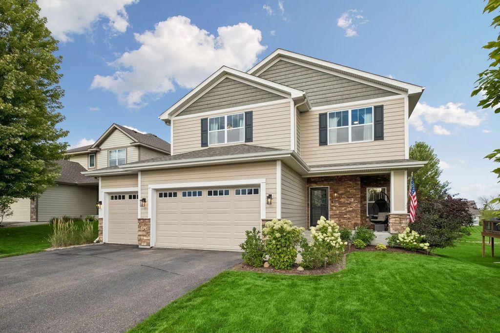 9161 River Rock Drive N, Chanhassen