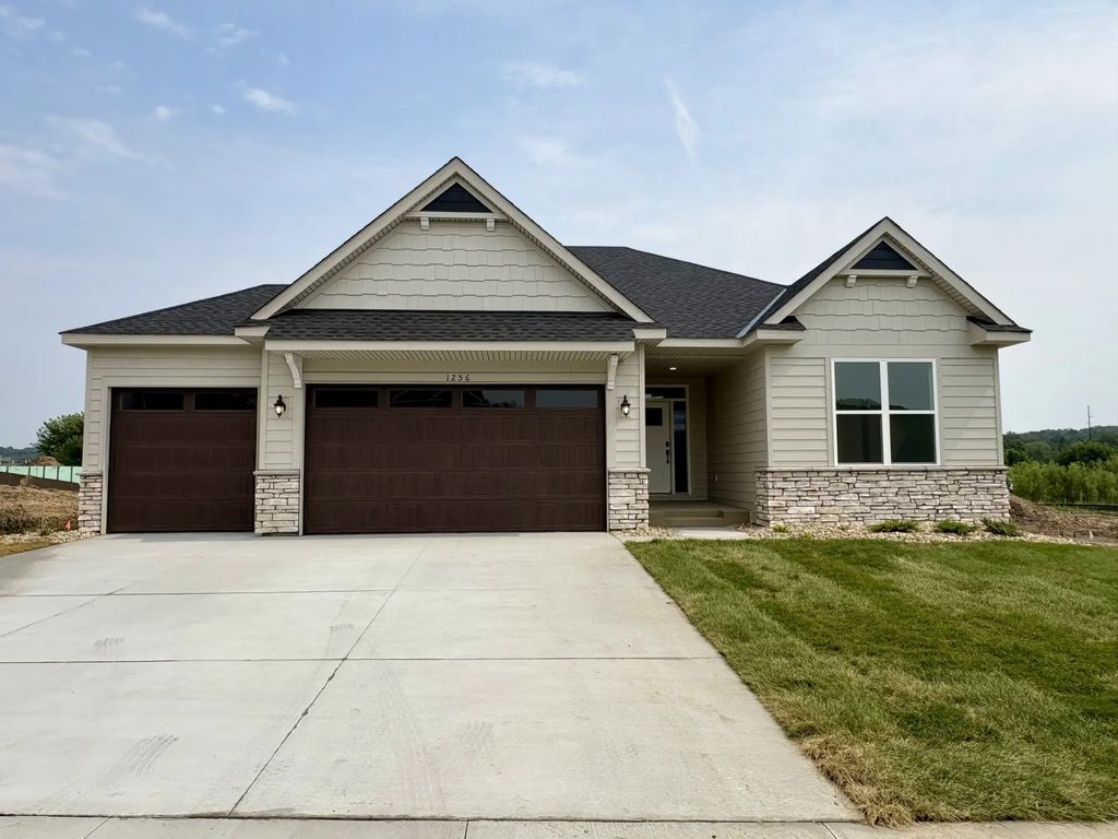 1256 Hadley Hills Drive Ne, Rochester