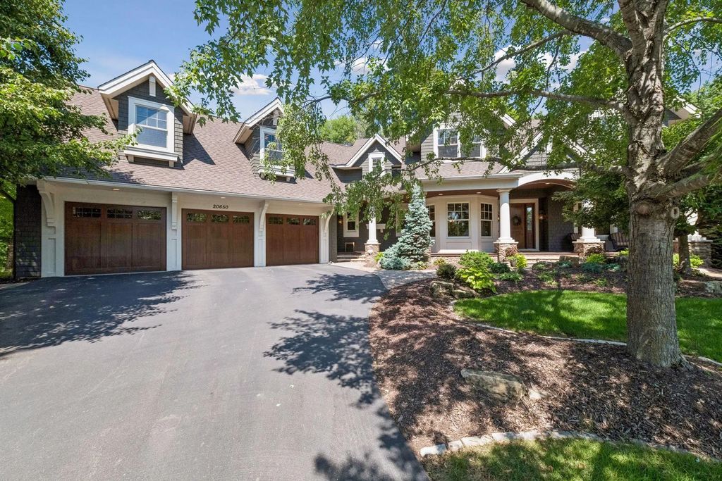 20650 Parkview Lane, Excelsior