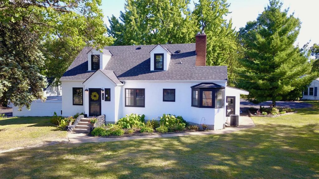 739 10th Street Nw, New Brighton