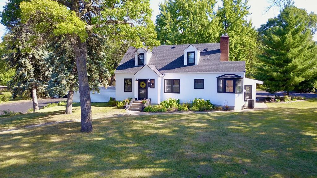 739 10th Street Nw, New Brighton