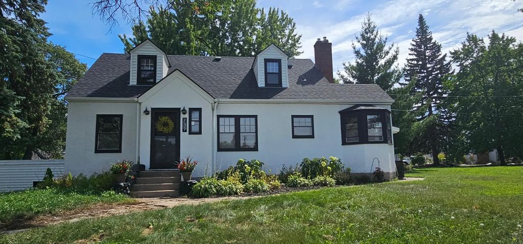 739 10th Street Nw, New Brighton