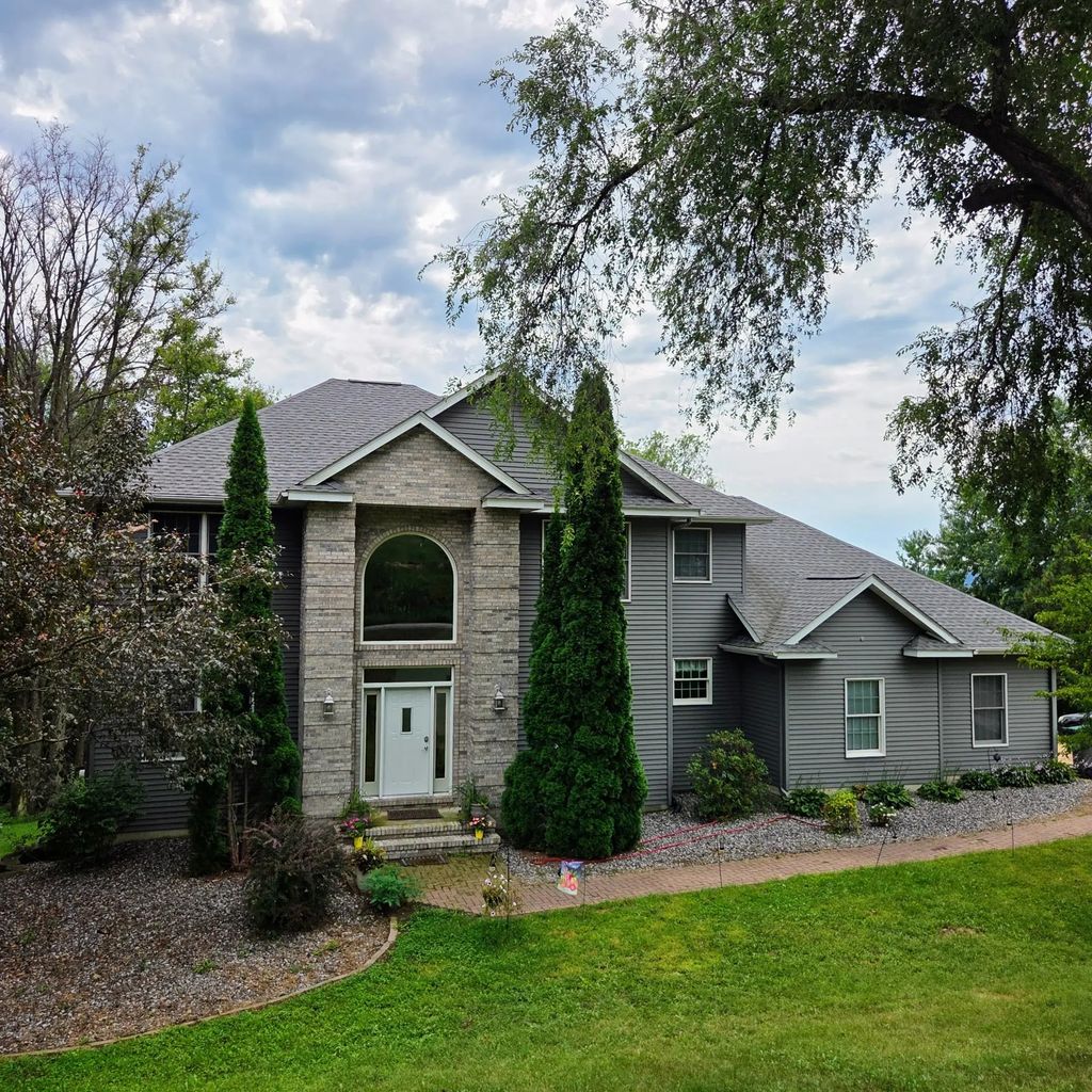W157 Thomas Road, Fountain City