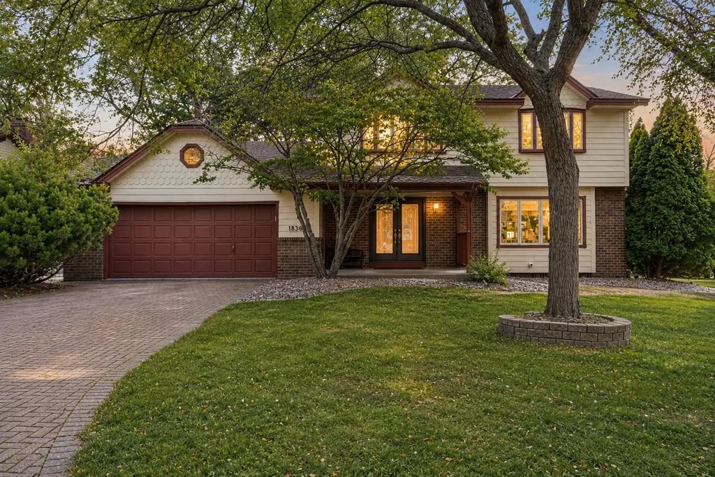 1836 Prior Avenue N, Falcon Heights