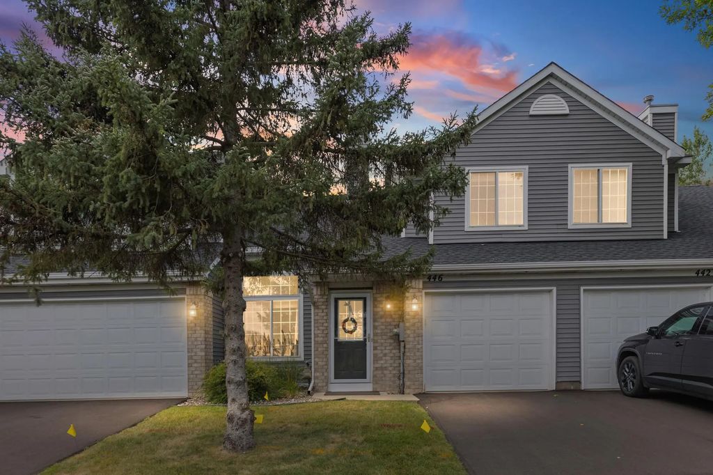 446 Mission Hills Way E, Chanhassen