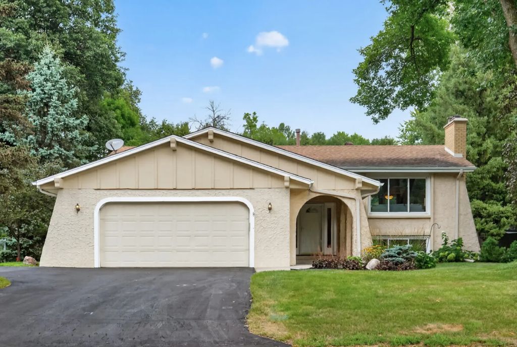 18420 33rd Avenue N, Plymouth