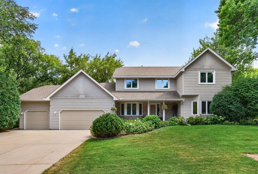 2201 Pine Island Road, Minnetonka