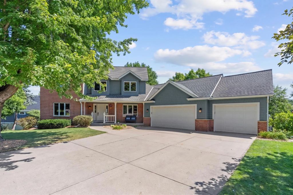7531 Erie Avenue, Chanhassen