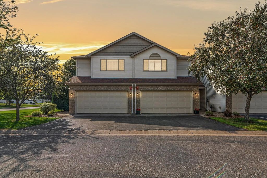 211 Stallion Lane, Lino Lakes