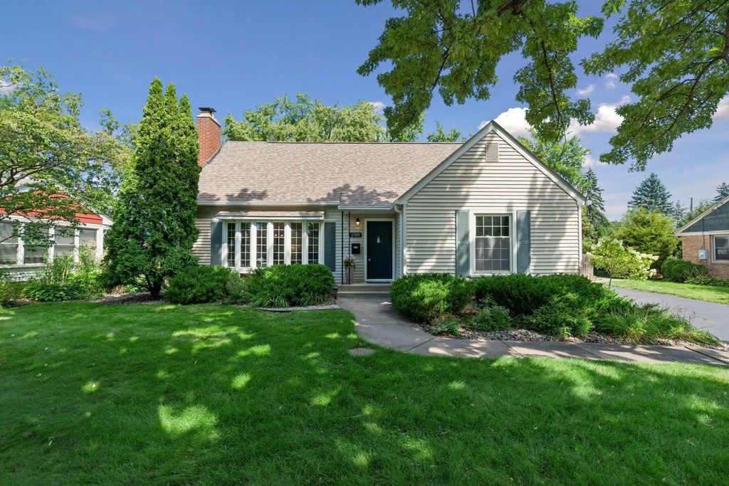 1709 Preston Lane, Hopkins
