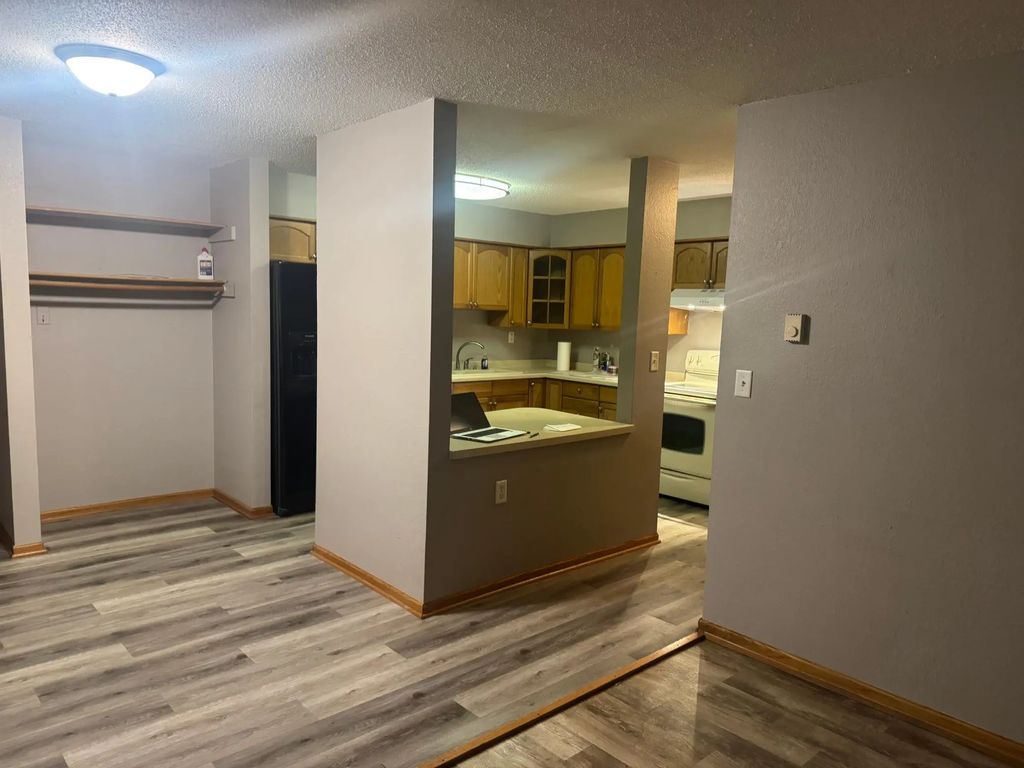 221 Grand Avenue W 306, South Saint Paul