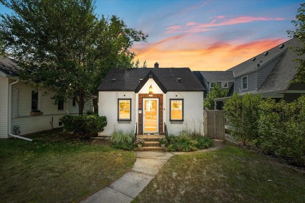 1284 Juno Avenue, Saint Paul
