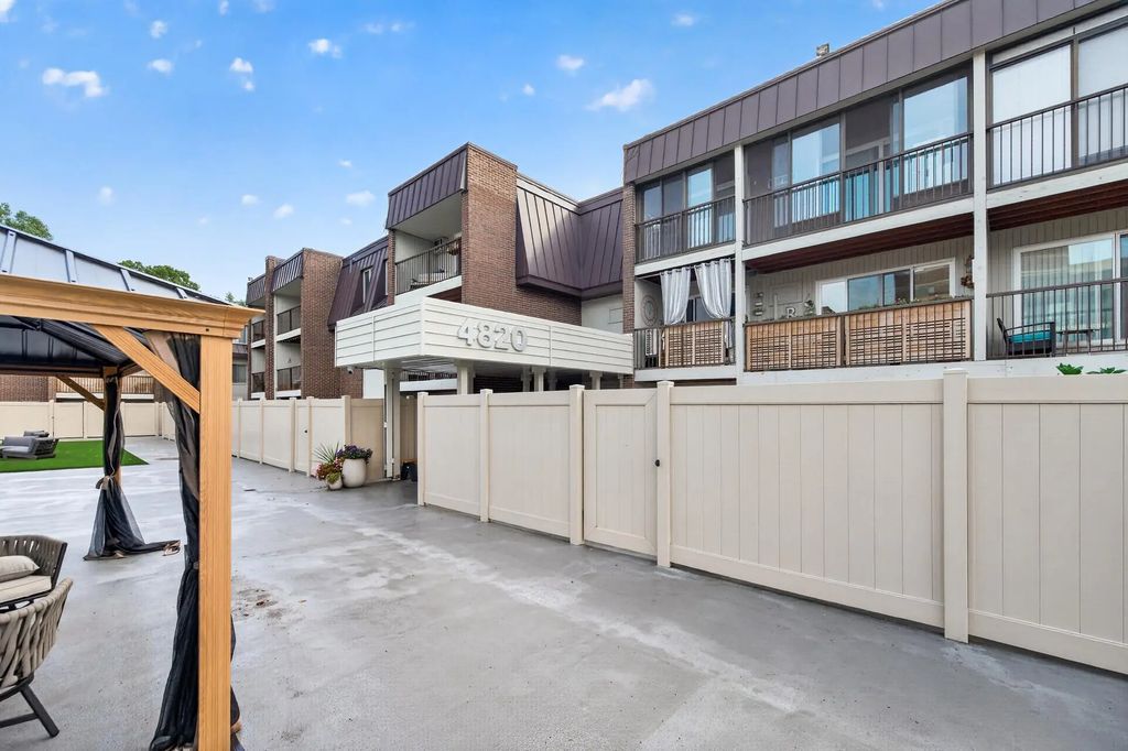 4820 Park Commons Drive 138, Saint Louis Park