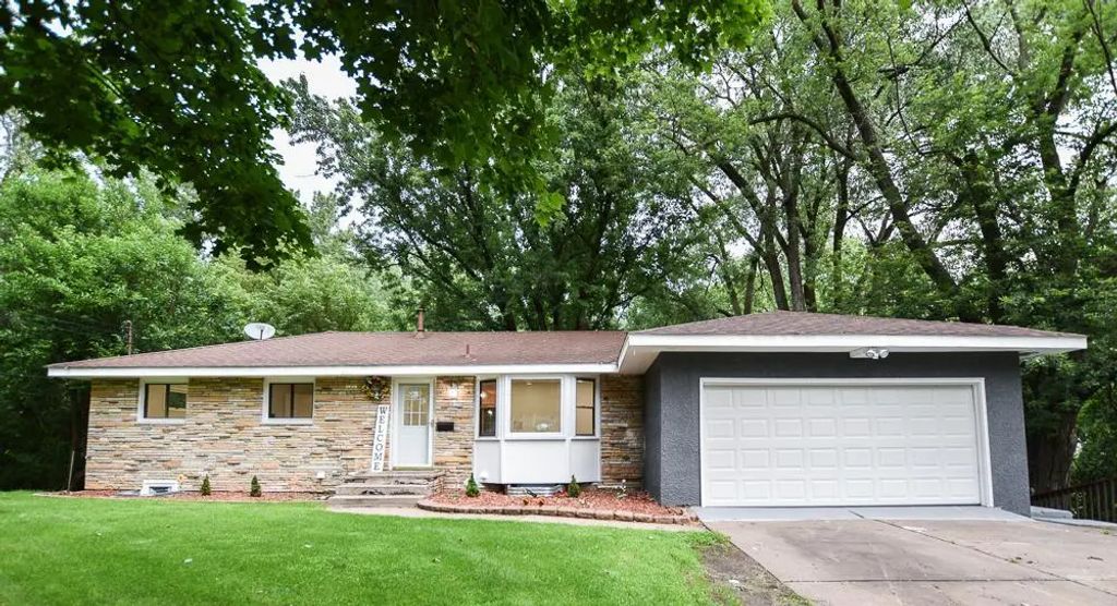 315 Rice Creek Terrace Ne, Fridley