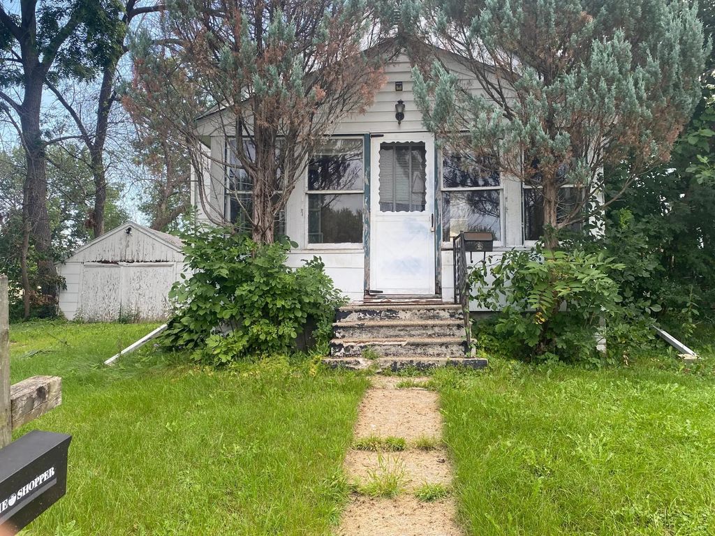 113 S 6th Avenue, Albert Lea