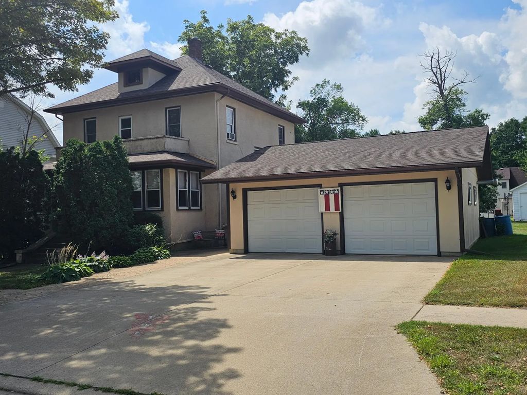 824 Adams Avenue, Westbrook