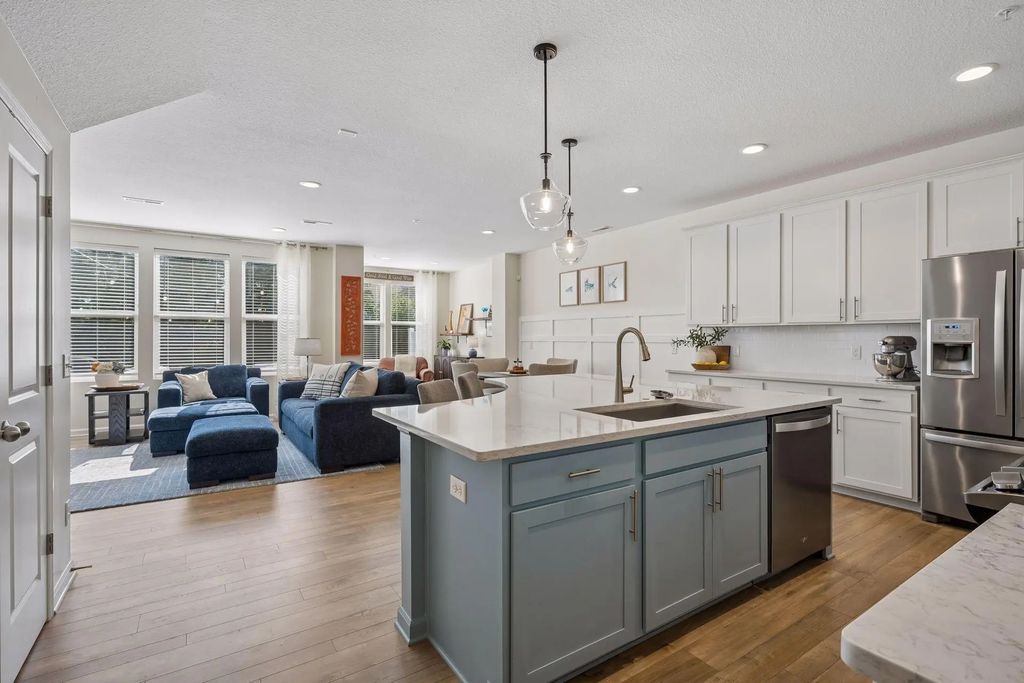 7152 Walnut Grove Lane N, Maple Grove