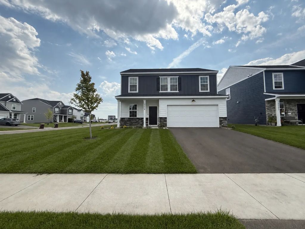 15016 Athenry Bay, Rosemount