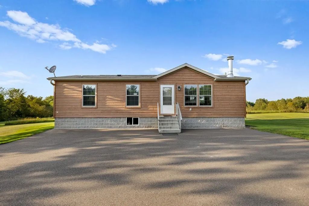 33324 155th Avenue, Boyd