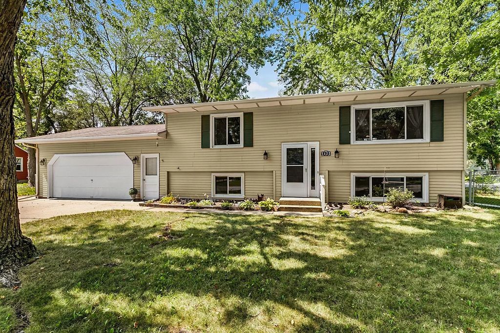 1425 33rd Avenue N, St Cloud