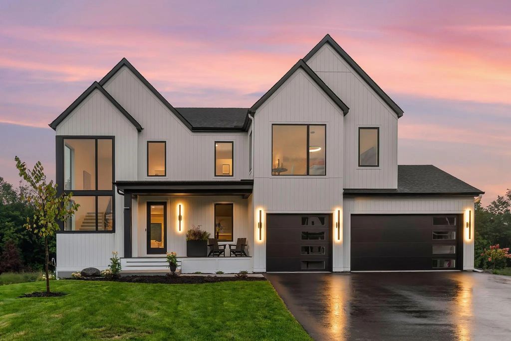 705 Ensconced Way, Chaska