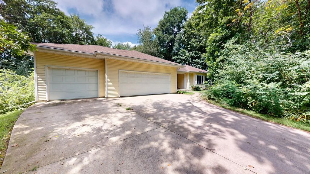 615 Trollwood Drive, Albert Lea